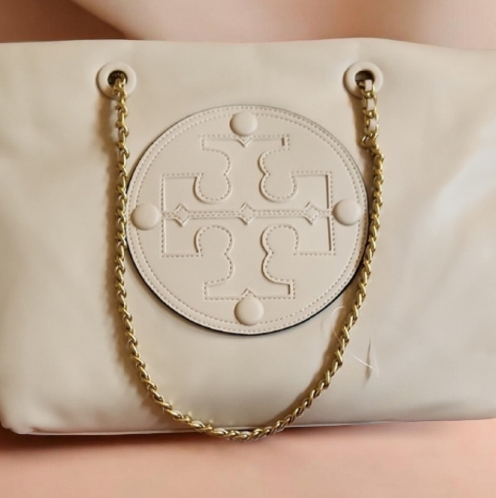 NEW Elegant Cream Tory BurchTote Bag with Gold Chain